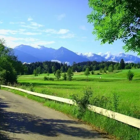 Wunderschoene In Sigiswang Mit Terrasse אופטרשוואנג